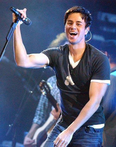 12445590---enrique_iglesias.0.0.0x0.400x507.jpeg