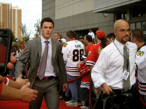 jonathan-toews-red-carpet.jpg